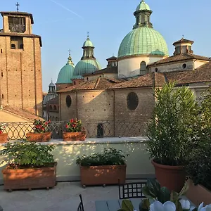  Apartment La Loggia Al Duomo - Italy