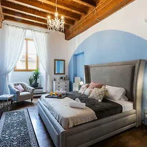  Apartment Historic Center Palace - Huge 4 Bedrooms Santa Croce - By Likehomeflorence Italy